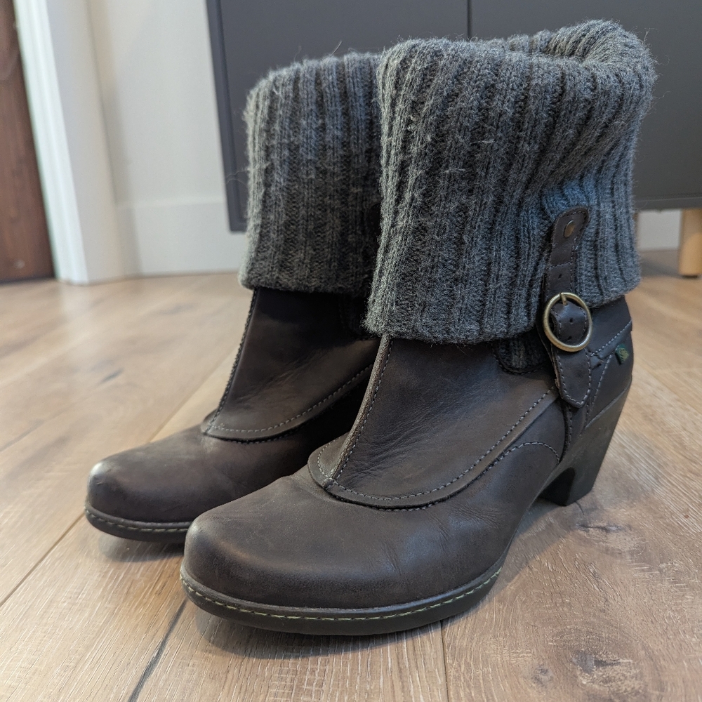 El Naturalista Gray Heeled Leather Boots